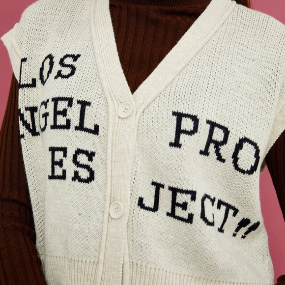 Knitted Cropped Vest, Patterned Sleeveless - Picture 3 of 9